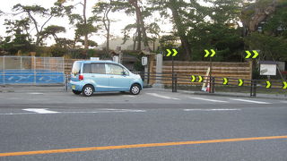 松島湾を見渡す小高い丘の建物