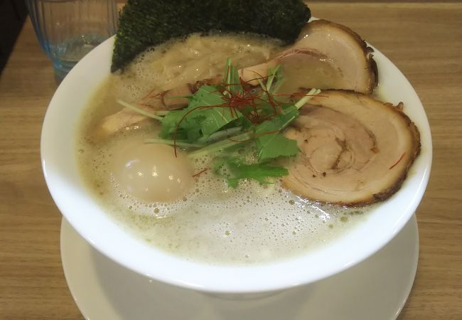 綺麗なラーメン屋さん