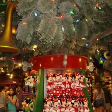 クリスマスグッズが一年中手に入ります！