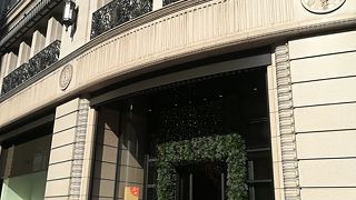 銀座４丁目の高級店。