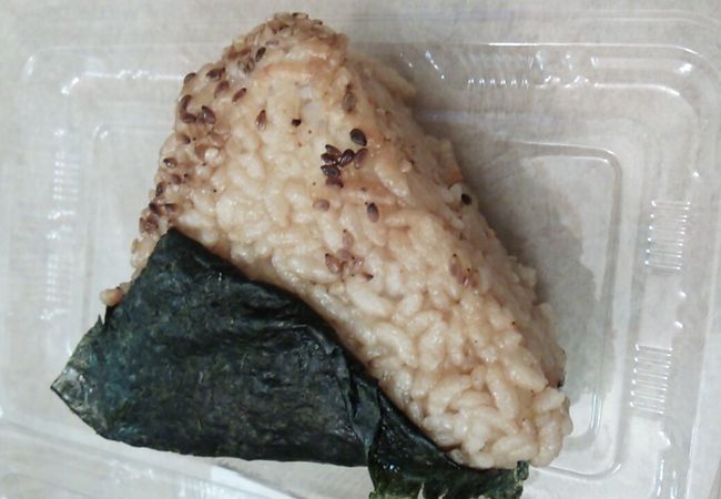 紅鮭焼おにぎり