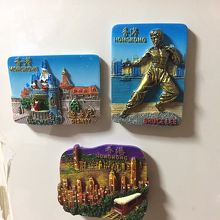 おなじみの観光地マグネットは空港より安く買えます