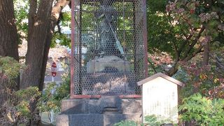 水難事故で息子を亡くした女性が菩提のために建立。