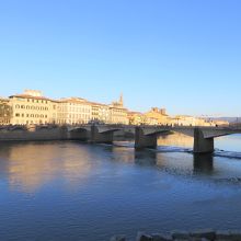 アルノ川に架かる橋が美しい