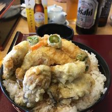 牡蠣が乗った天丼