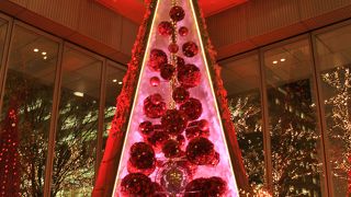 2017年は『Marunouchi Bright Christmas 2017 -Blooming Anniversary ～花で彩るクリスマス～-』