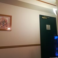 いつも東横インで使う部屋と違ってゆったりしてました。