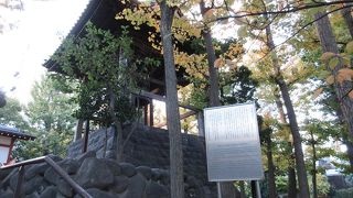 弁天堂よりもこちらの方が趣があります。