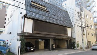 高級料亭のような外観。