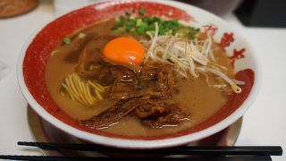 卵はテーブルに