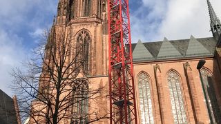 大きいので、遠くからでも目立つ教会