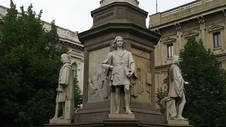 スカラ座の前！