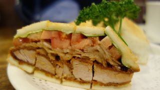 オヤジさんのやっているカツサンド屋さん。オーソドックスなカツサンド。