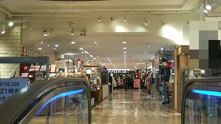 駅直結で雨でも便利