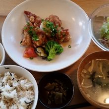 から揚げランチ