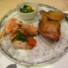 先付は、菜の花＆あん肝、手長蝦など