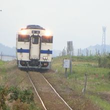 発着は６本/日。訪問時には「六分の一」に被ることができました