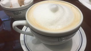 吹き抜けの高い天井 意外とリラックスできる