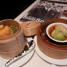 左がトリフ入り小籠包