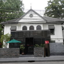 チャイナハウスはオリエンタルホテルの敷地内にある別棟です。