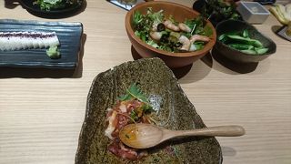 鴨肉料理が食べられる