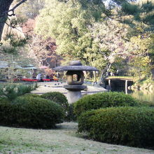 六義園 石灯籠 