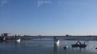 景色をよく見ることができて開放感があってよいのですが・・・