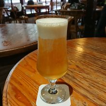 ビールにしか見えない緑茶