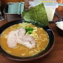 味噌ラーメンとライス