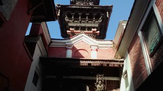 入口の塔もすごい！