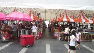 なかは吹き抜けの構造