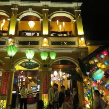 ランタンの飾りと照明が良いです