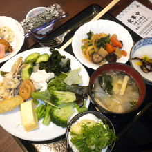 取り敢えずバイキング第１弾。