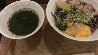 新しいスタイルの立ち食いそば