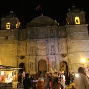 ソカロから見る夜景Cathedral of Oaxaca