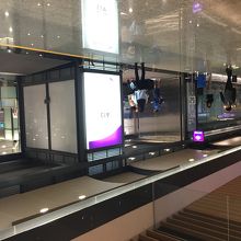 乗り場は自動券売機あり