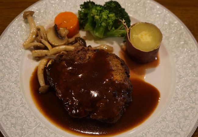 お店にもご主人にも歴史ありです