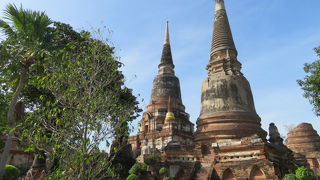 高い仏塔、涅槃像、座仏像など見ました