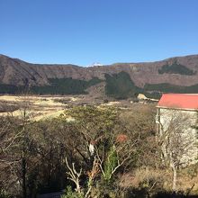 部屋からの富士山の眺望　ちょっと雪が少なめ