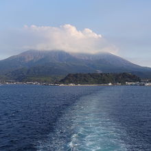 フェリーから見る桜島