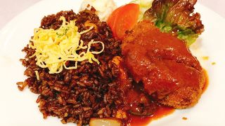 岡山のご当地グルメ えびめしが食べれる