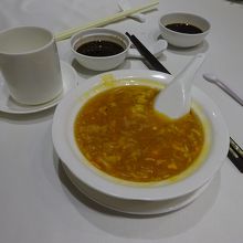 蟹肉とフカヒレのスープ