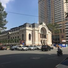 通りの始まり、市民劇場