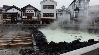 草津温泉のシンボル