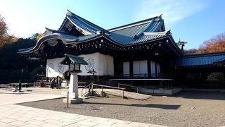 厳かな雰囲気の境内