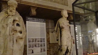 アカデミア橋からサンマルコ広場に行く途中にあった教会