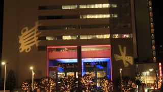 光のゲート「Nakameguro Gate Sky」