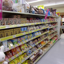 お土産を買うには魅力的なコーナーがあります(^_-)-☆。