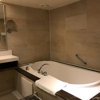 バスタブにシャワーはついていません