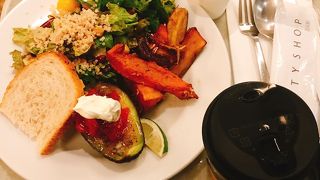 お野菜を思い存分味わえる！ディナータイムはガラガラ